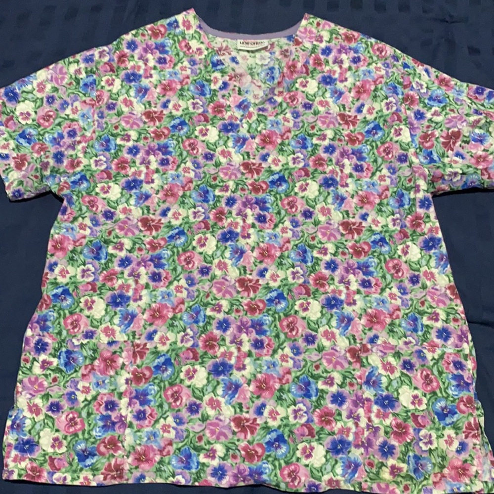Women’s scrub top, Size 2X